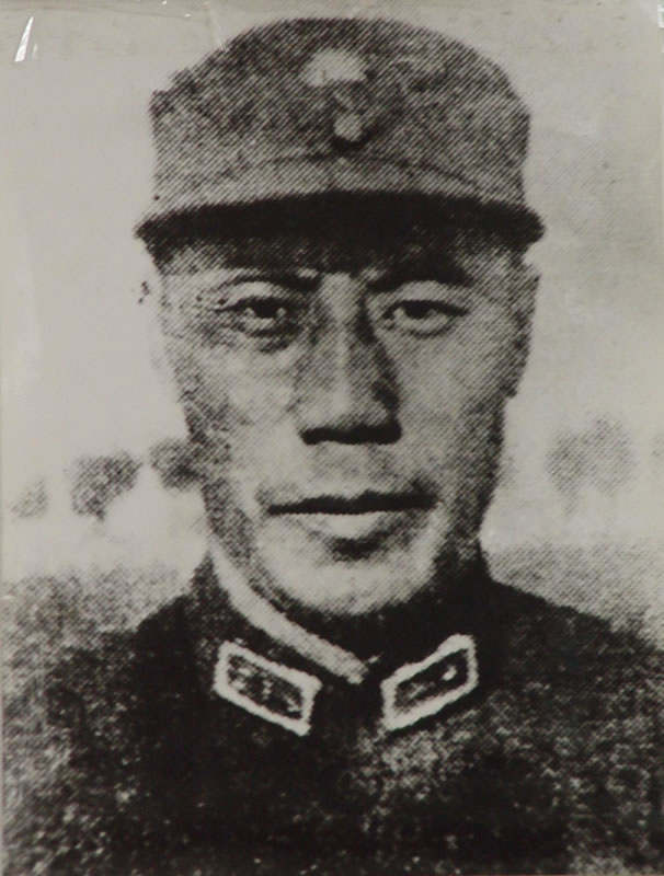 1937年7月28日，在守卫北平南苑的战斗中，29军副军长佟麟阁将军以身殉国